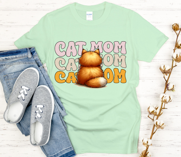 Retro Cat Mom T-Shirt – Cute Orange Tabby Cat Graphic for Cat Lovers