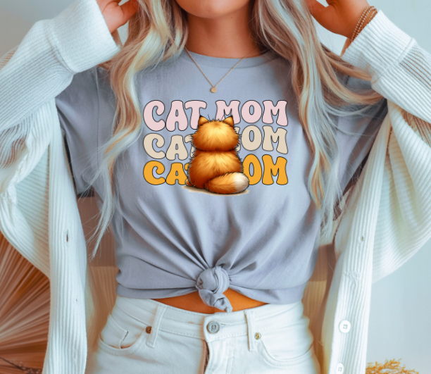 Retro Cat Mom T-Shirt – Cute Orange Tabby Cat Graphic for Cat Lovers