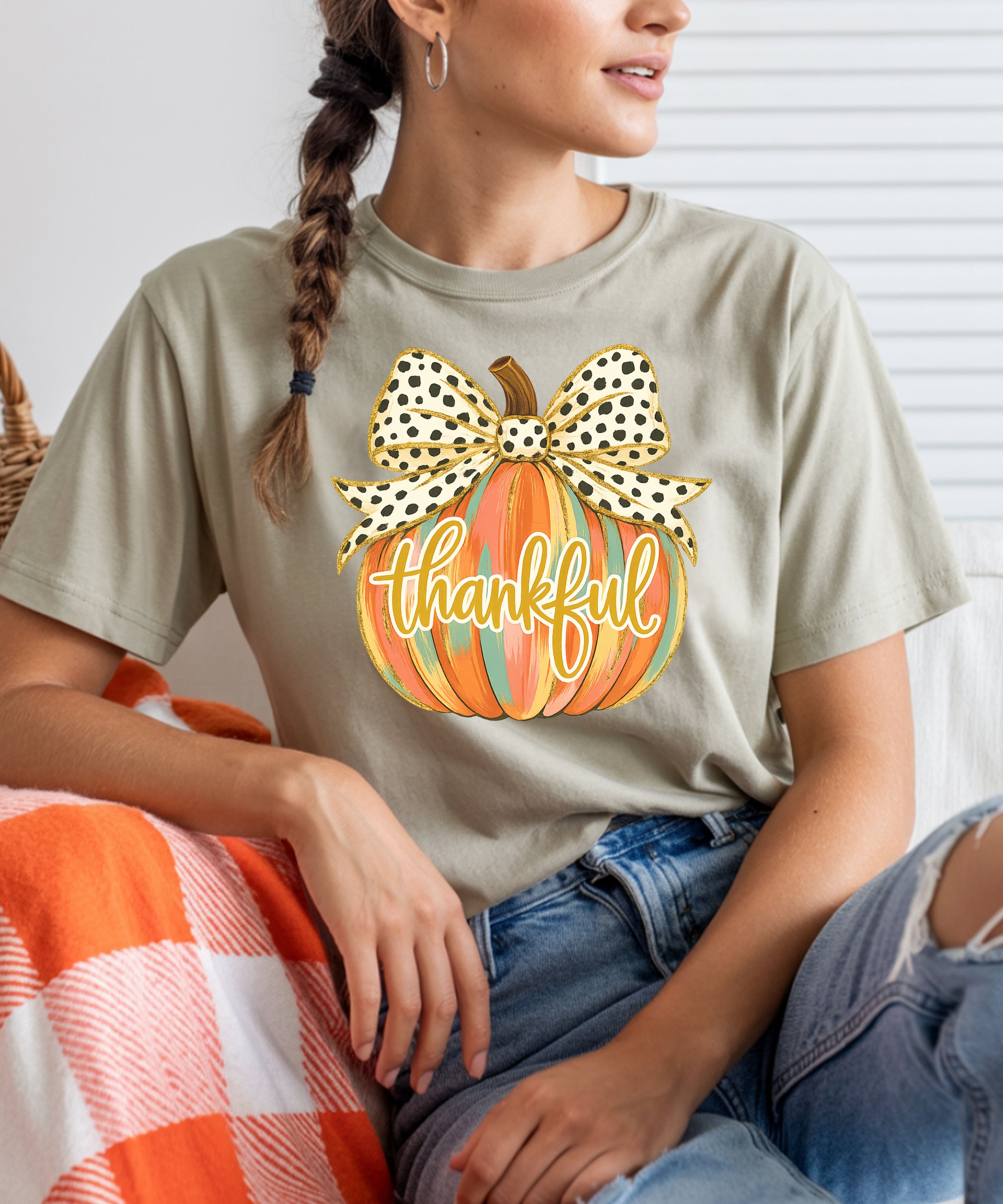 Thankful Pumpkin Shirt – Colorful Fall Tee with Leopard Bow & Glitter Detail | Coquette Thanksgiving Graphic T-Shirt