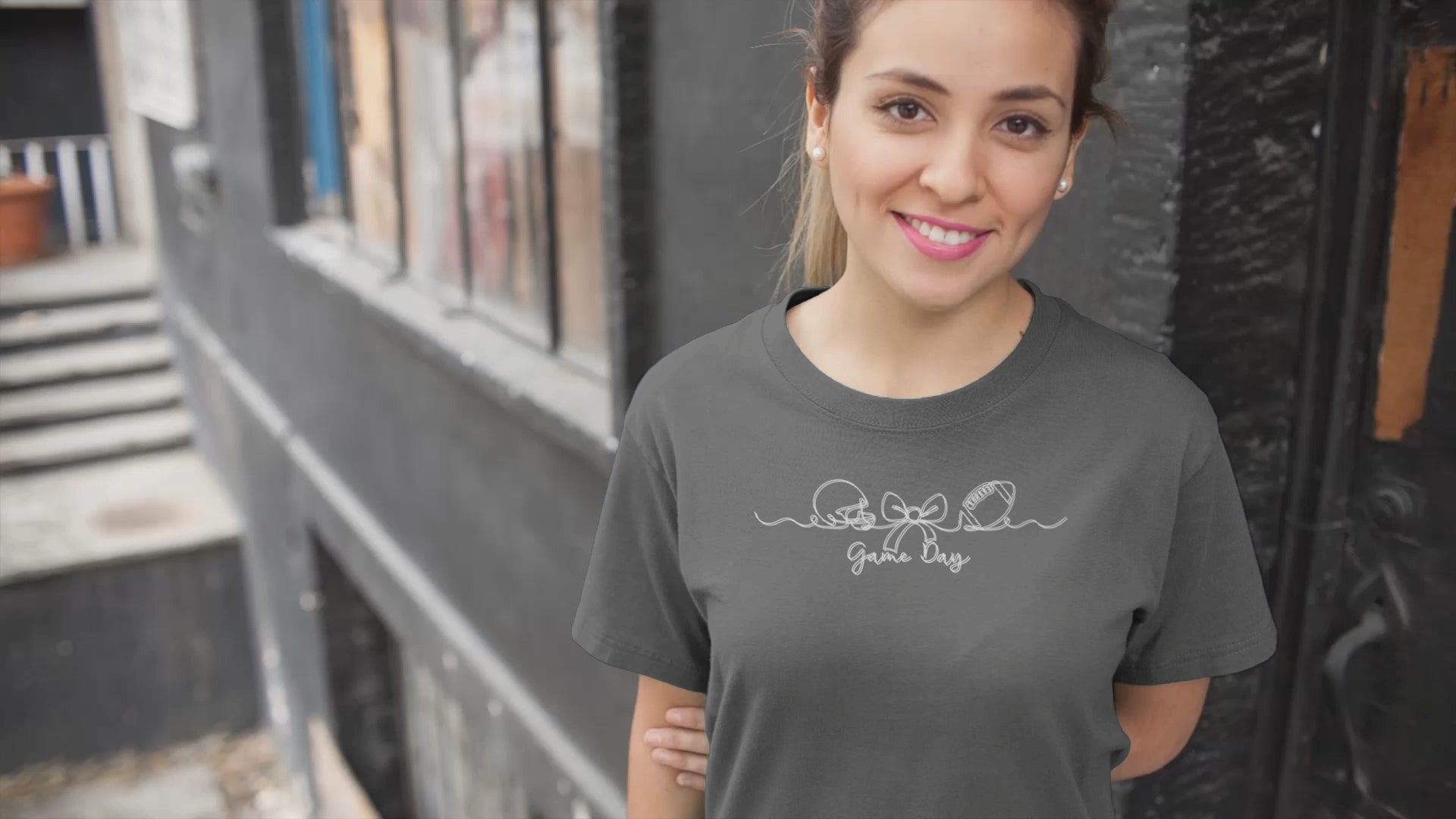 Game Day Football T-Shirt – Cute Bow & Helmet Graphic Tee for Sports Moms & Fans