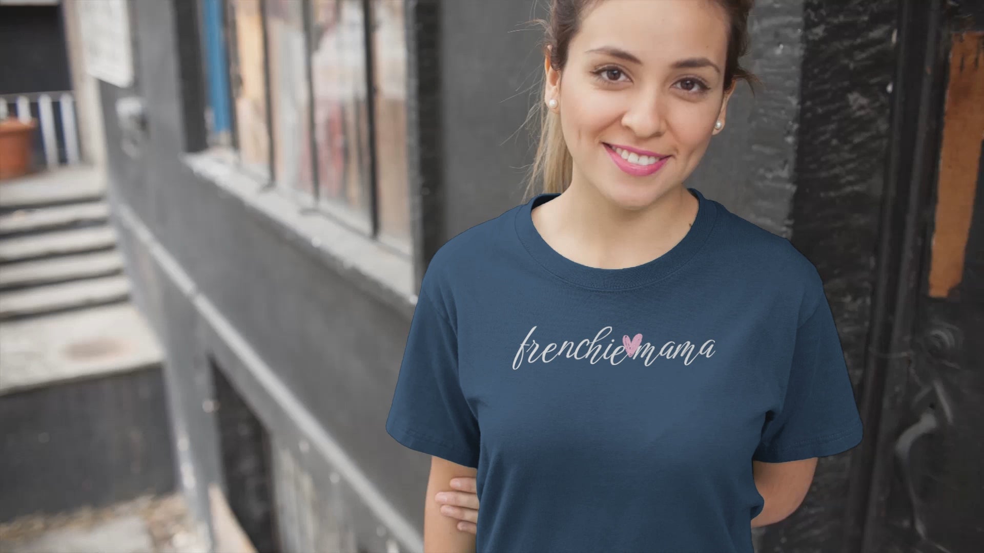 Frenchie Mama T-Shirt | Cute French Bulldog Lover Graphic Tee